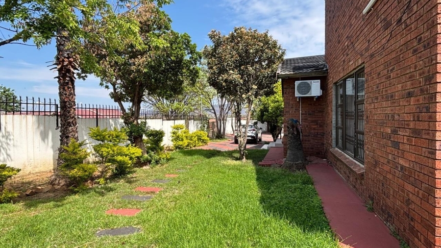 7 Bedroom Property for Sale in Mogwase Unit 4 North West